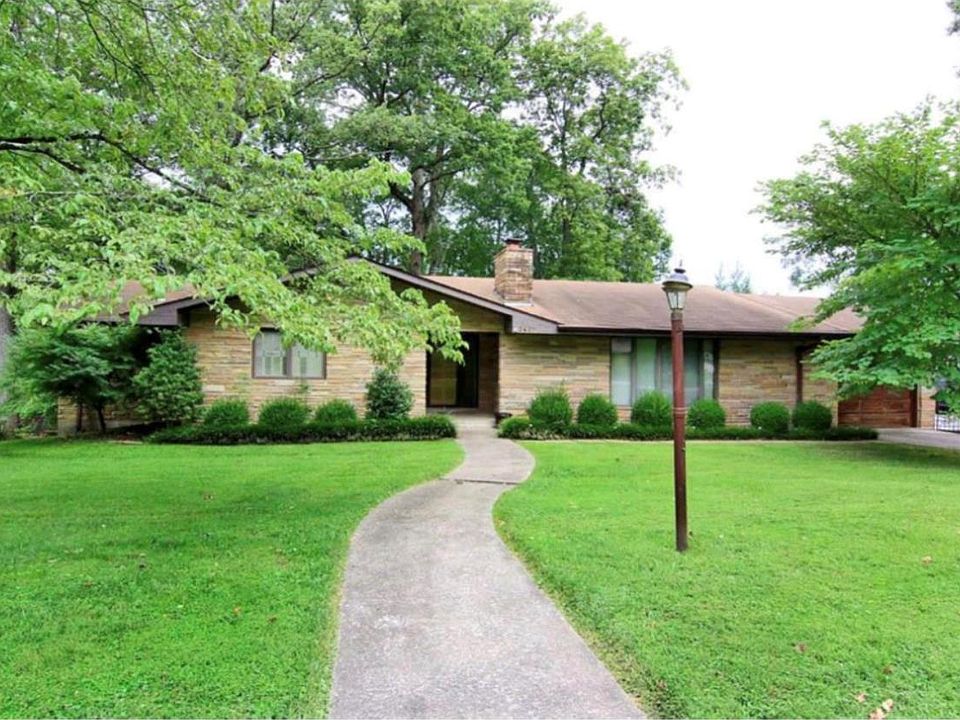 1st image of 2427 Brookwood Dr