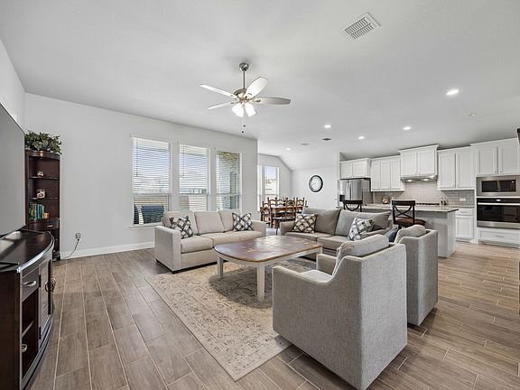 4th image of 1009 Moss Grove Trl