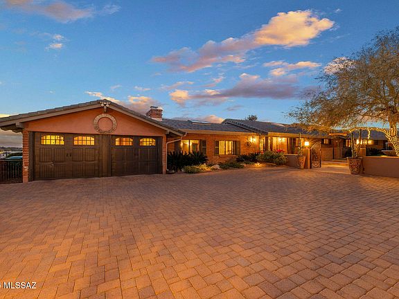 3rd image of 4425 N Hacienda Del Sol Rd