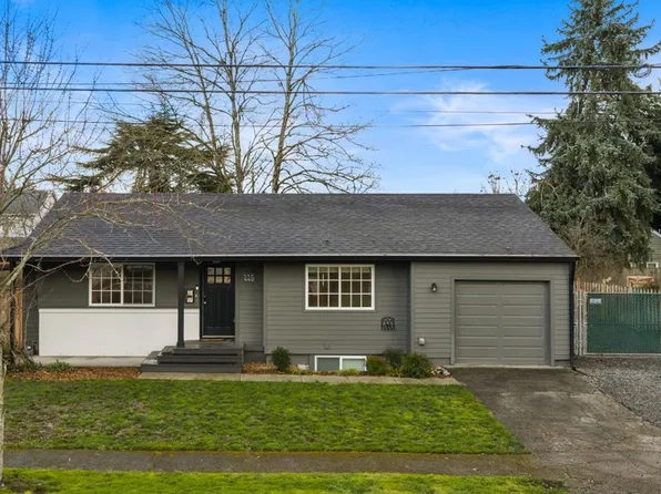 445 W Exeter St, Gladstone, OR 97027