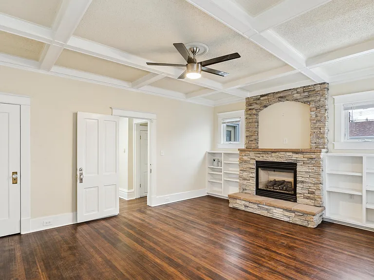 1023 N Weber St — Photo 19