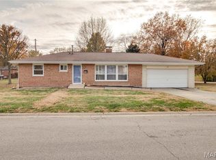 5230 Wick Way Dr, Alton, IL 62002