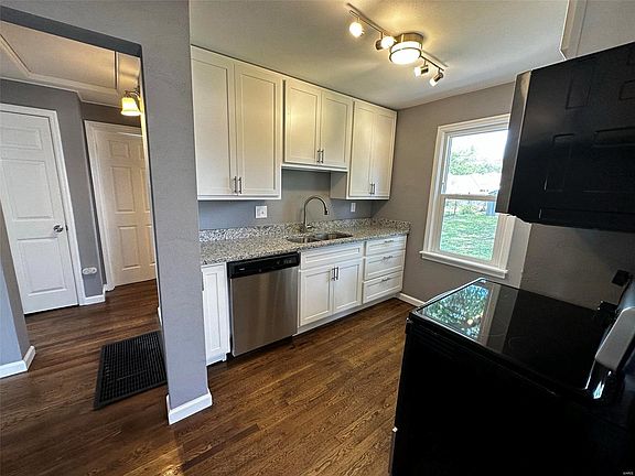 4th image of 9637 Echo Ln
