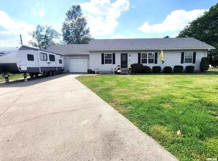 16 Stone Forge Pike, Flora, IL 62839