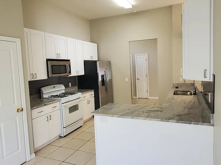 2638 Maylin Dr — Photo 12