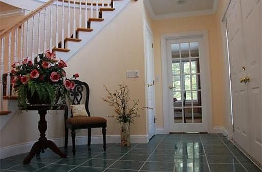 2nd image of 9 Rosecliff Dr