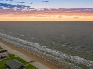 1117 Blue Water Dr, Crystal Beach, TX 77650