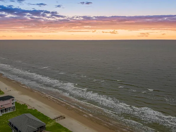 1117 Blue Water Dr, Crystal Beach, TX 77650