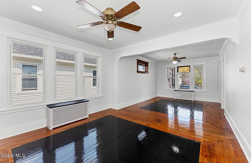 4th image of 917 Hazelwood Avenue