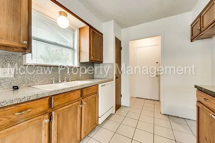 2913 Green Ridge St — Photo 15
