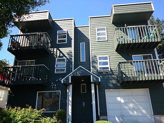 2nd image of 5261 Brooklyn Ave NE APT 201