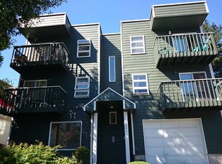 5261 Brooklyn Ave NE APT 302, Seattle, WA 98105