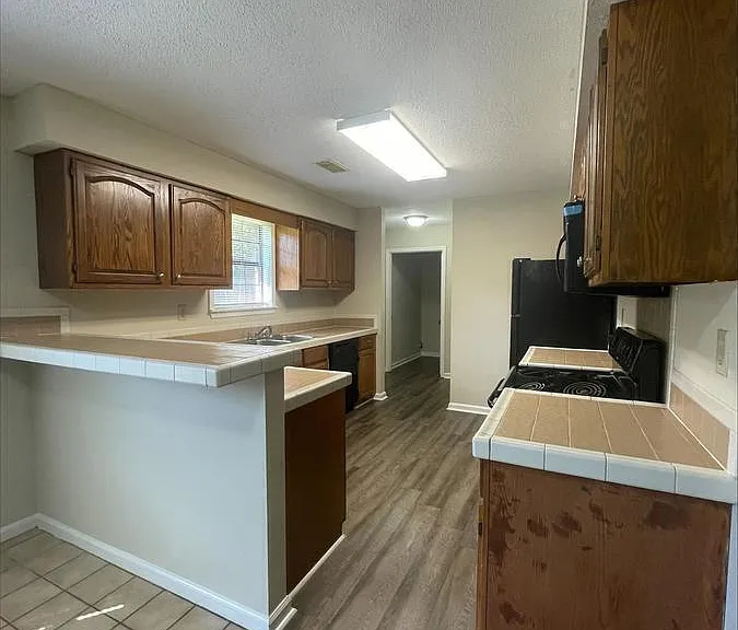 8470 Rutherford Dr — Photo 5