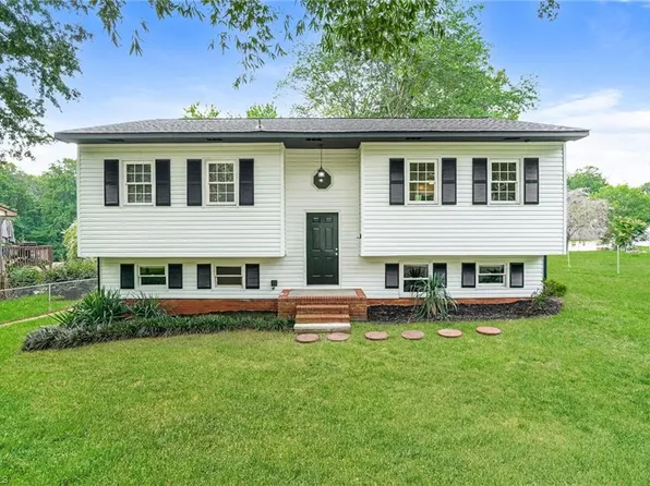 7620 Pine St, Rural Hall, NC 27045