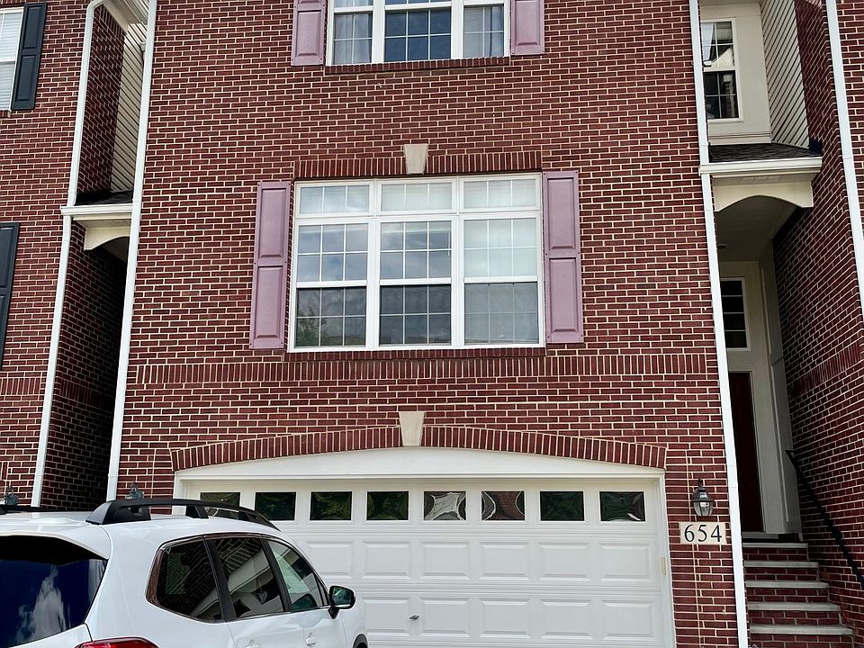 1st image of 654 Cherry Orchard Rd