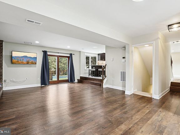 2nd image of 11910 Holly Spring Dr