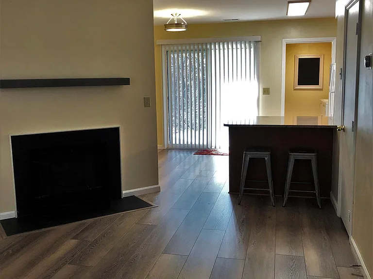 122 Marlowe Ct — Photo 2