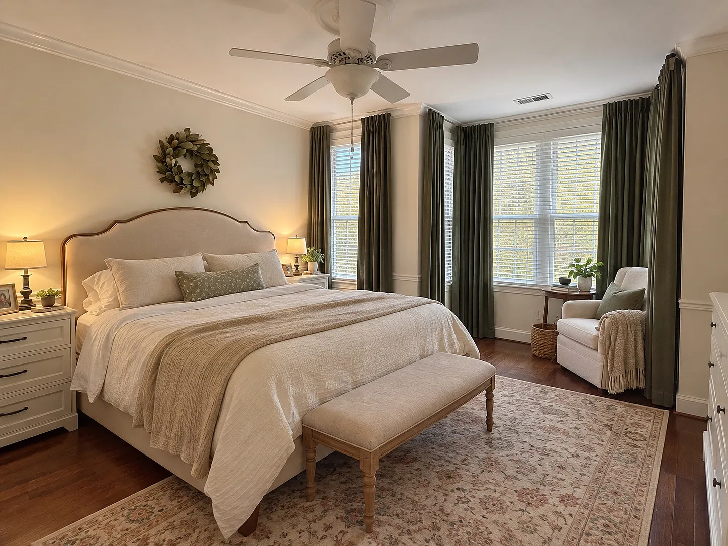 3 bed, 2.5 bath, 1842 sqft, $6,600 — Photo 4