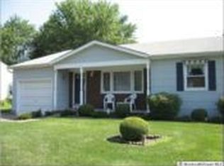 2 Northumberland Dr, Toms River, NJ 08757