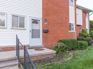 8756 Kaltz St, Center Line, MI 48015