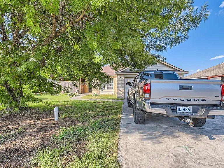 134 Bellair Dr — Photo 22