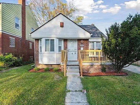 3 bed, 1.0 bath, 998 sqft, $1,450 — Photo 1