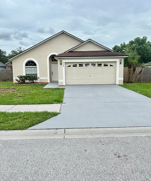 3329 Cypress Point Cir — Photo 1