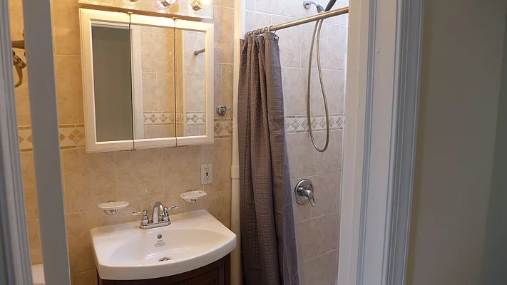 Rented by Garfield Realty  | media 16