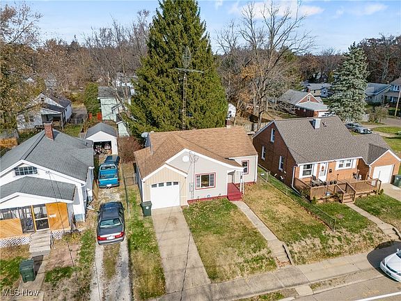 4th image of 1219 17th St NE