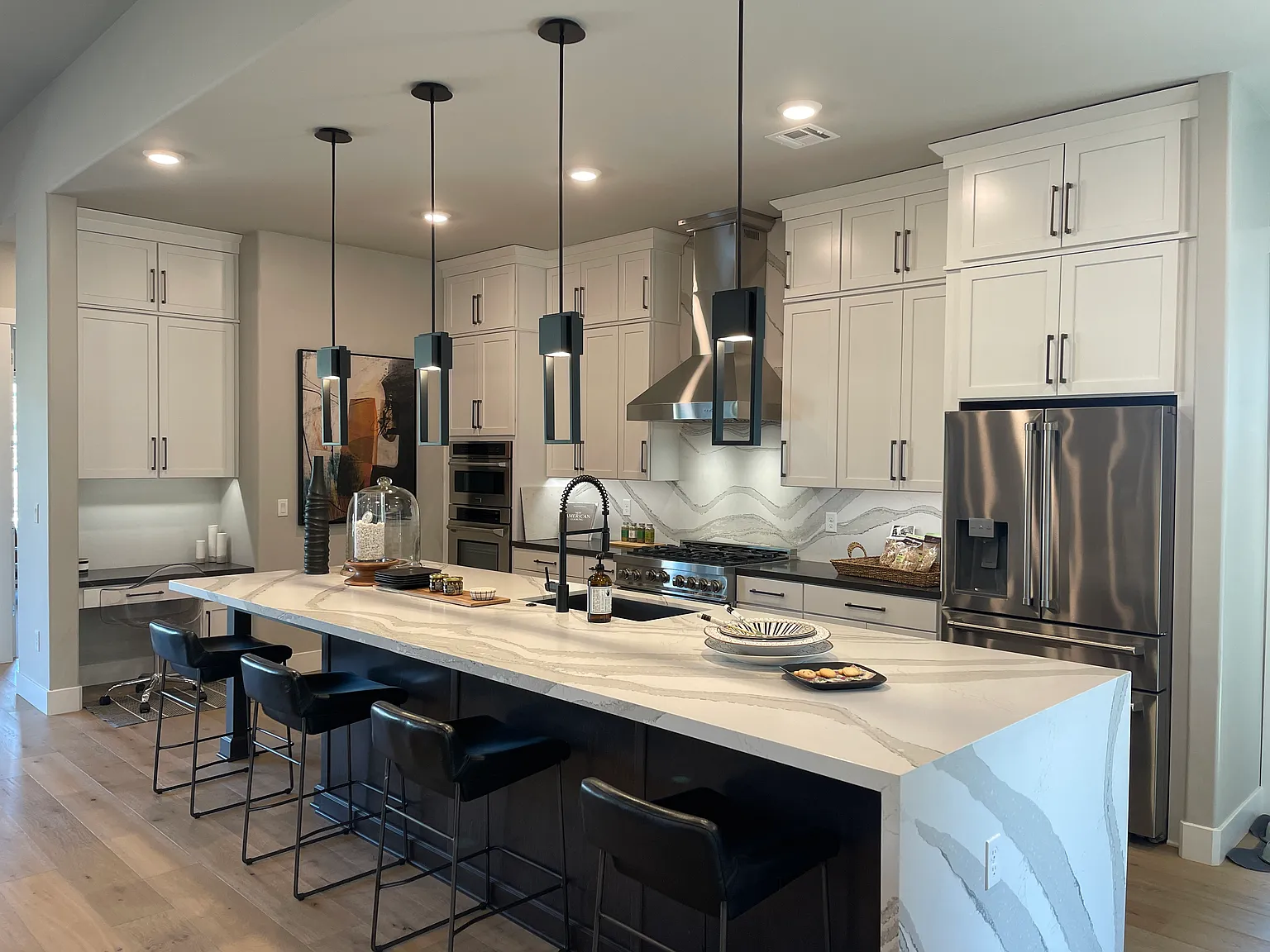 3 bed, 3185 sqft, $5,300 — Photo 3