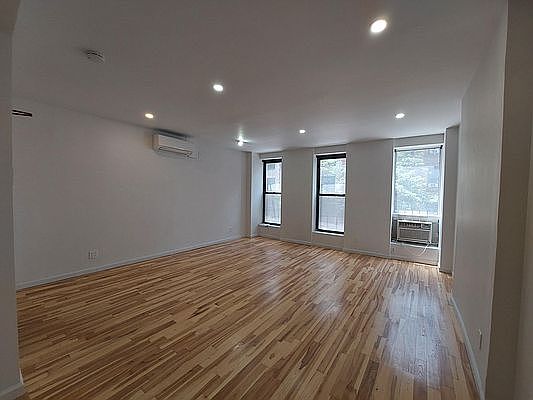 5th image of 331 W 51st St #1A