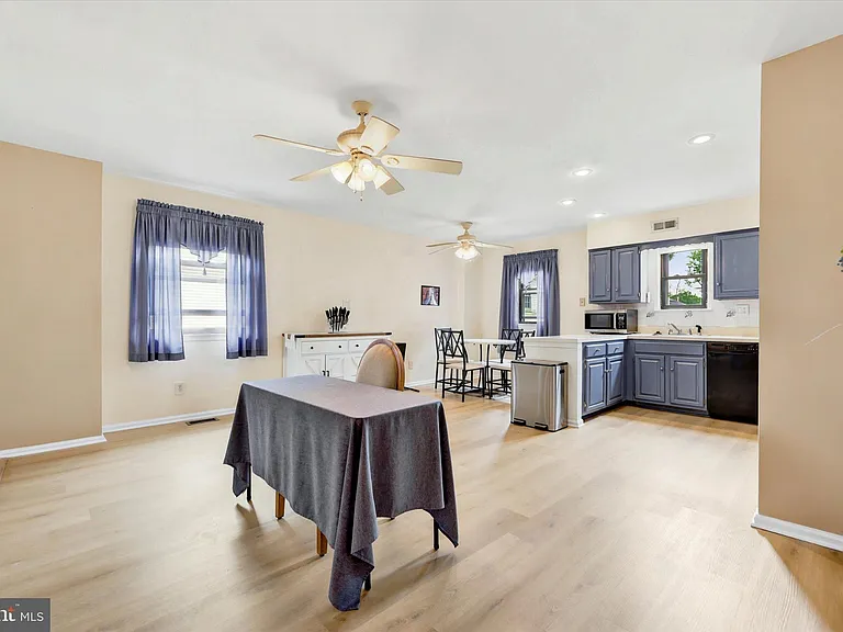 704 Keely St — Photo 3