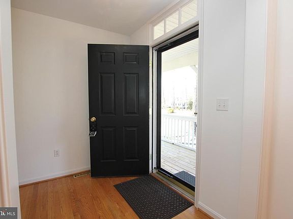 2nd image of 124 S Newport Way