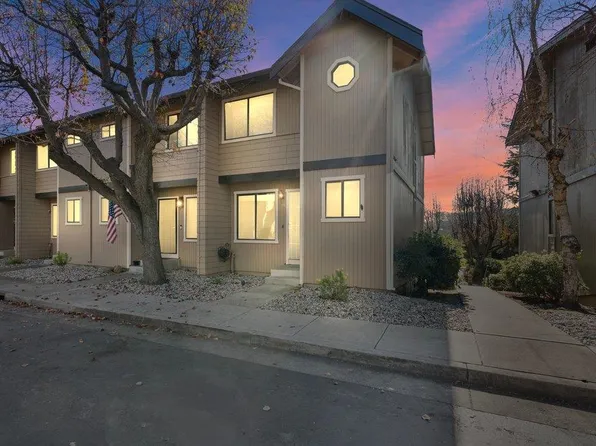 801 Nash Rd Unit B10, Hollister, CA 95023