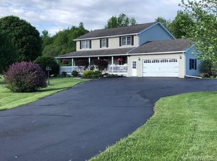 10157 Creek Rd, Pavilion, NY 14525