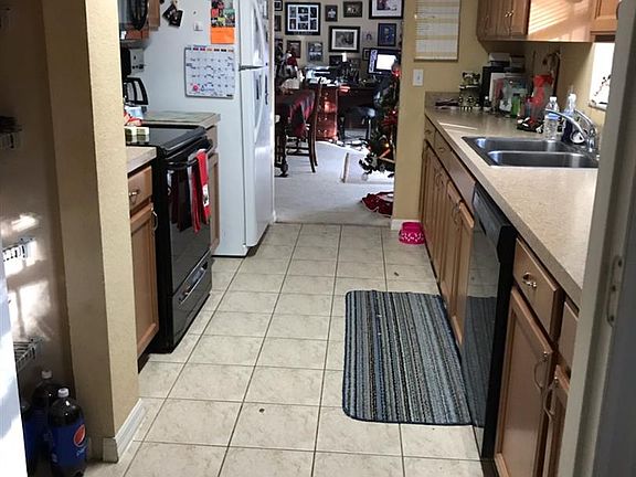 4th image of 3724 SE 142nd St
