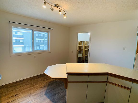 4th image of 400 Silin Forest Rd #141