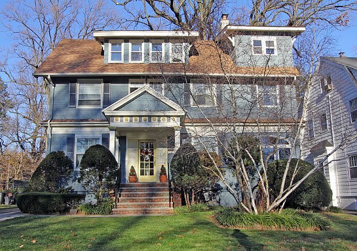 1st image of 339 Warwick Ave