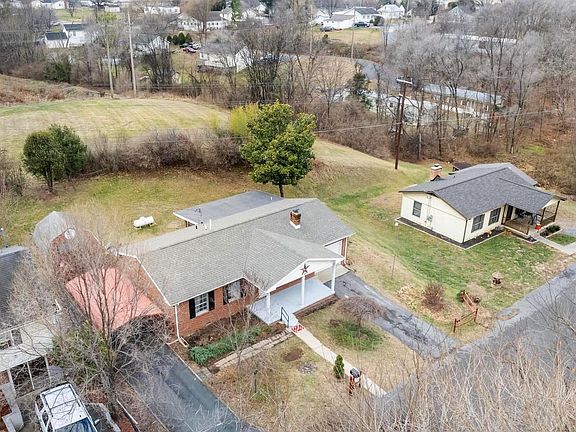 4th image of 140 Capital Dr