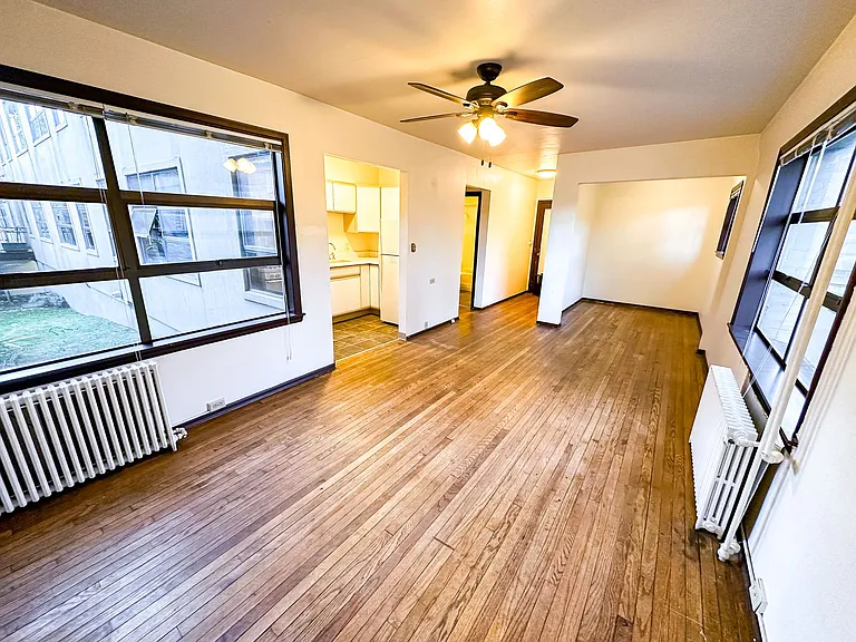 Montlake Apartments — Photo 30