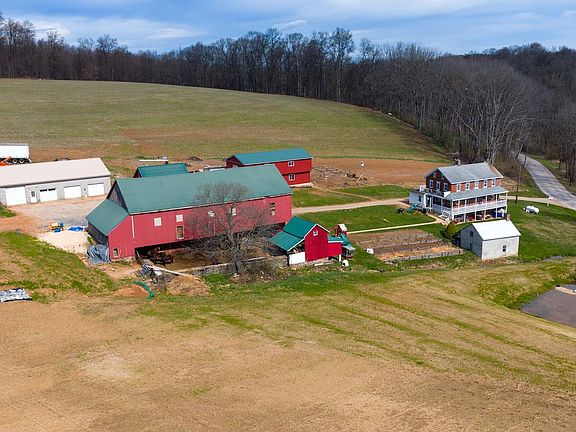 3rd image of 1001 Kirchner Rd