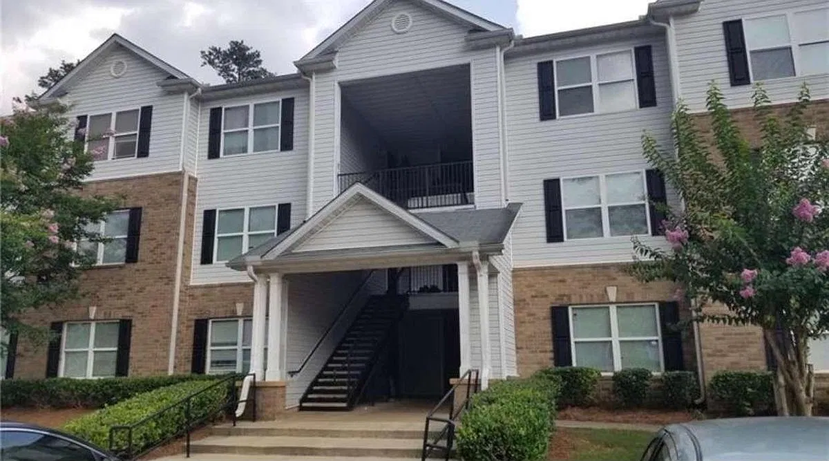 3 bed, 2.0 bath, 1292 sqft, $1,500 — Photo 1