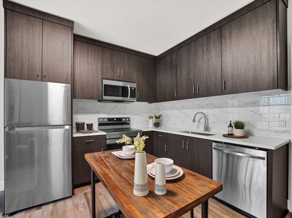 7350 N Greenwich Ave #302