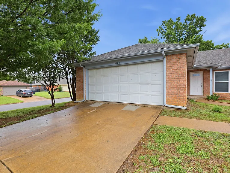 1502 Sharron Ct — Photo 65