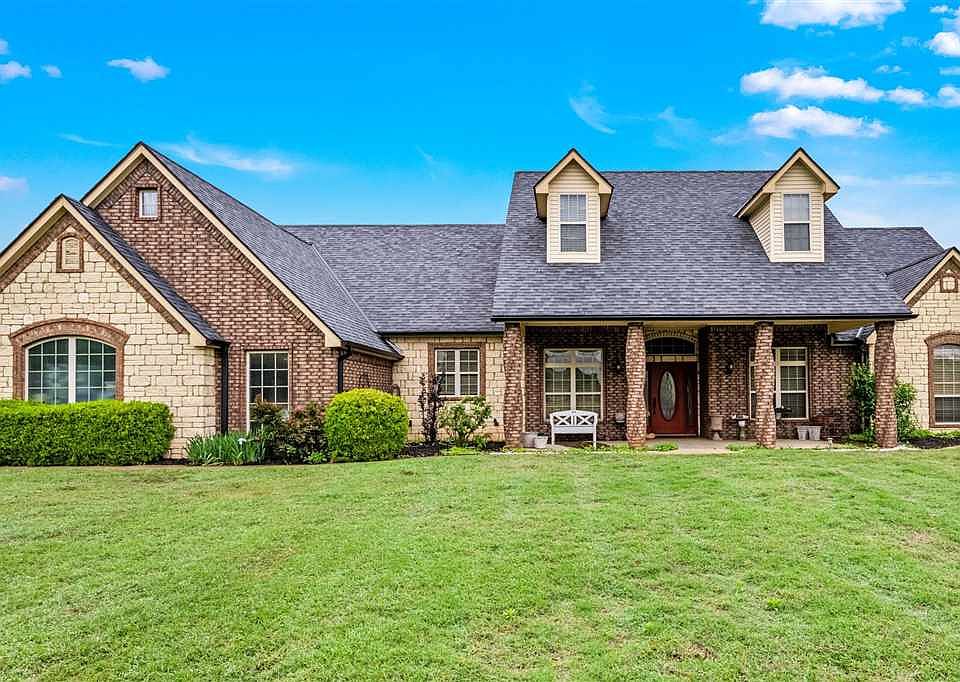 1st image of 1220 Cypress Ln