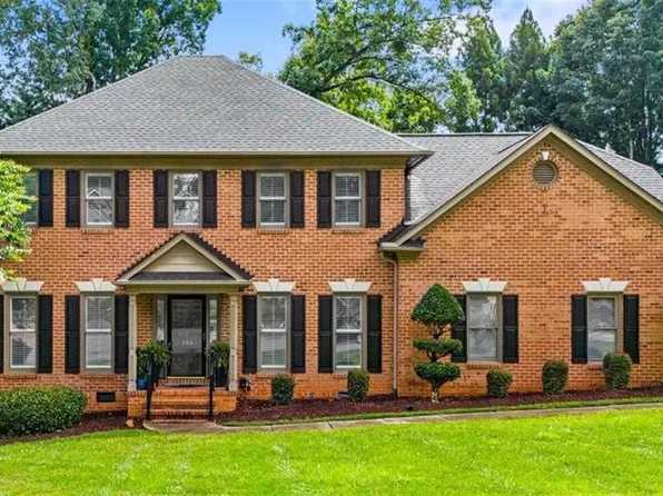 704 Glendevon Ct N, Whitsett, NC 27377