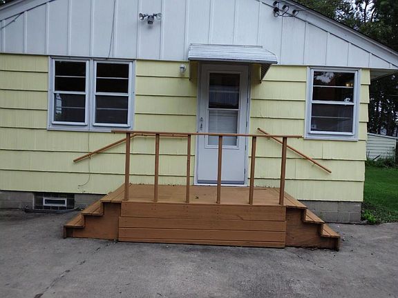 3rd image of 5318 Idaho Ave N