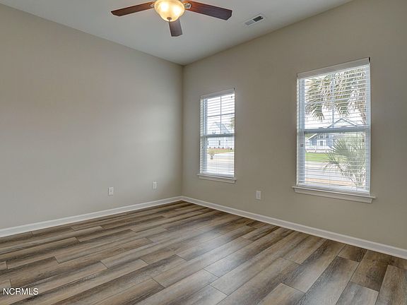 5th image of 834 Kiawah Ln