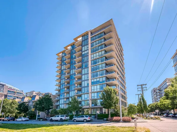 288 W 1st Ave #12F, Vancouver, BC V5Y 0E9