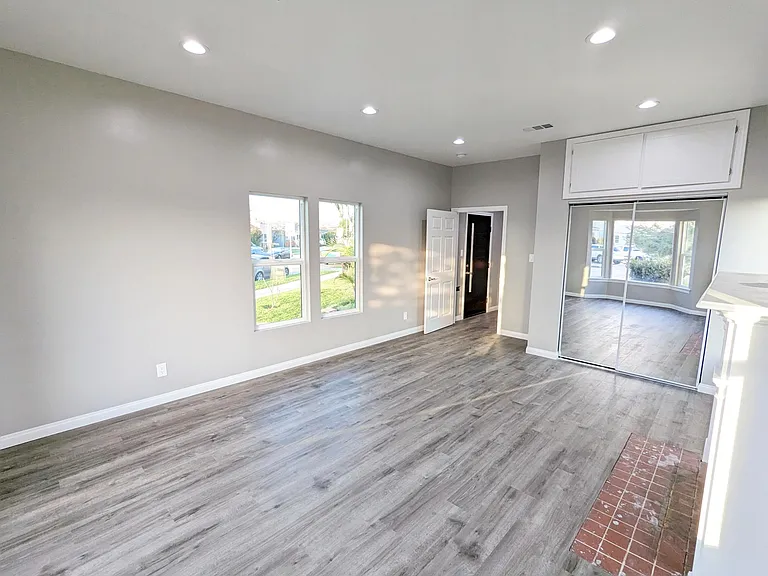 1835 W Colegrove Ave — Photo 7